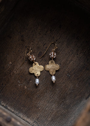 Golden Clover Pearl Earrings