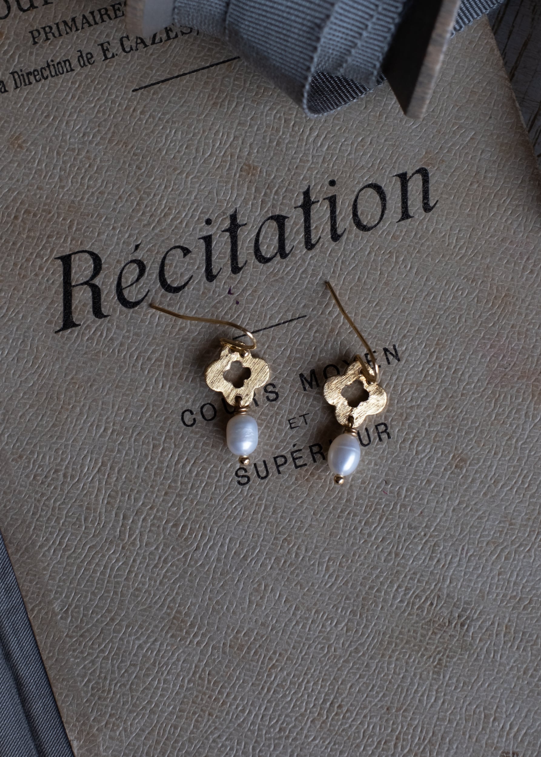 Golden Quatrefoil Pearl Drops