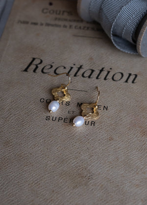 Golden Quatrefoil Pearl Drops