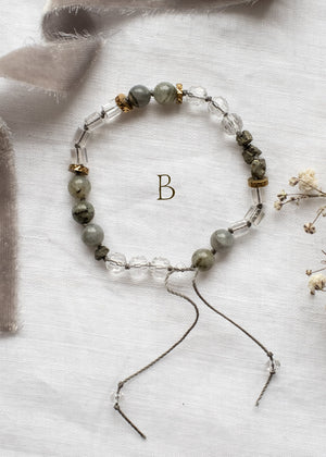 Labradorite and Crystal Quartz Adjustable Bracelet by Atelier 363, photo d