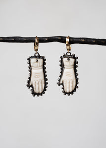 Mystic Hand Talisman Earrings by Atelier 363, photo d