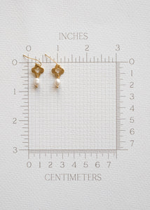 Golden Quatrefoil Pearl Drops by Atelier 363, photo d