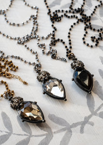 Crowned Radiance Crystal Necklace by Atelier 363, photo d