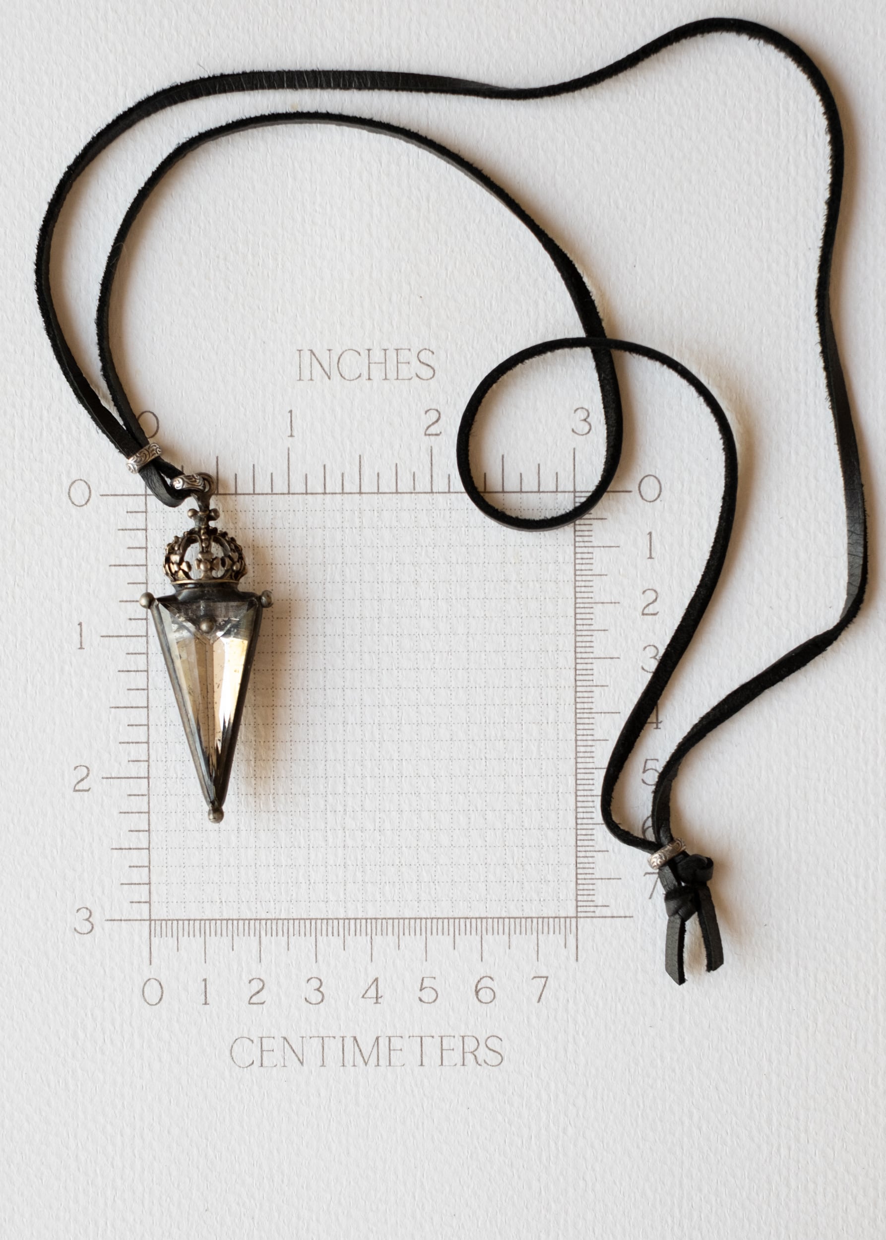 Shard of Night Necklace by Atelier 363, photo d