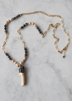 Ivory Coral Branch Necklace by Atelier 363, photo d