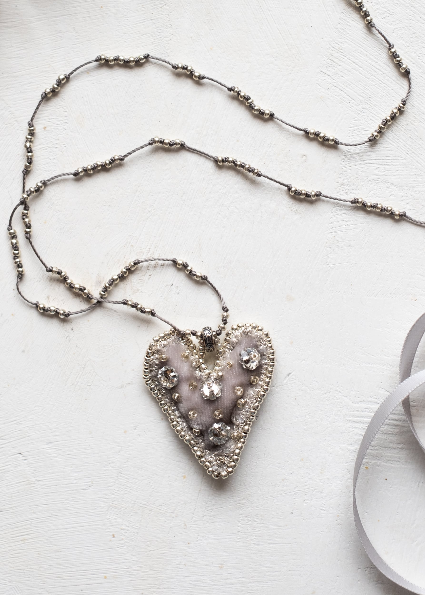 Silver Blossom Velvet Heart Necklace by Atelier 363, photo d