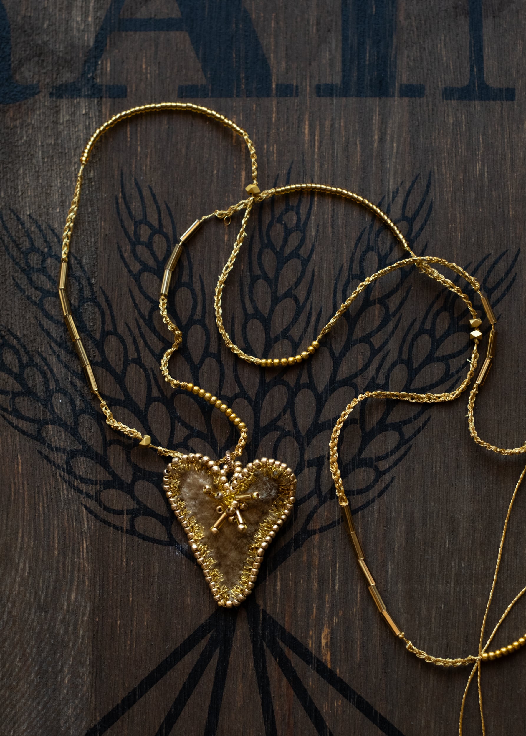 Honey Gold Velvet Heart Necklace by Atelier 363, photo d