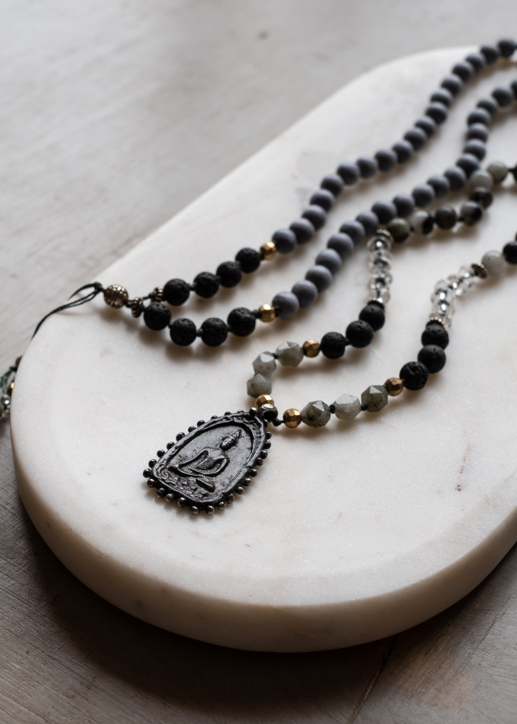 Amulet of Stillness Mala by Atelier 363, photo d