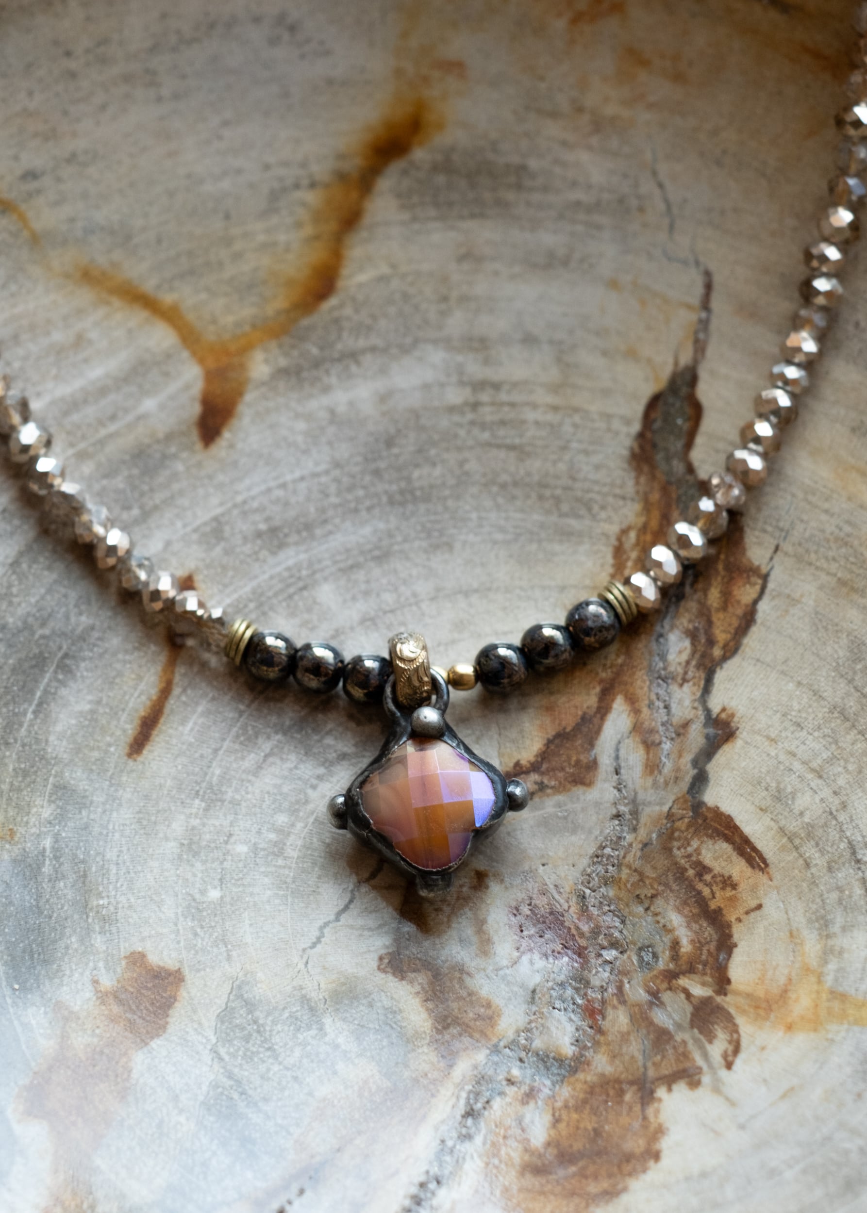 Clover of Light Necklace by Atelier 363, photo d