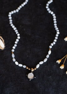 Moonlit Pearl Coin Necklace by Atelier 363, photo d