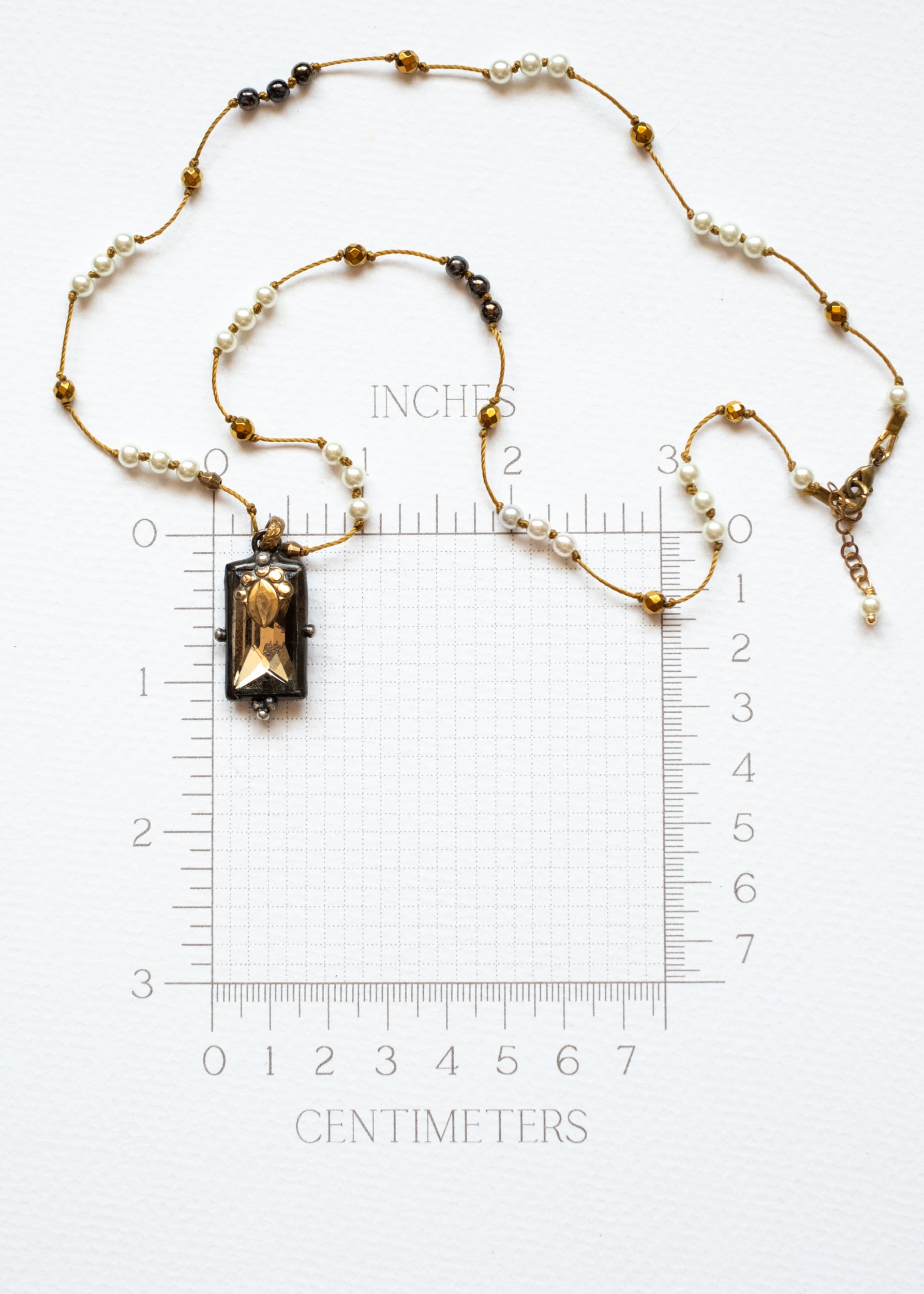 Golden Light Glass Pendant Necklace by Atelier 363, photo d