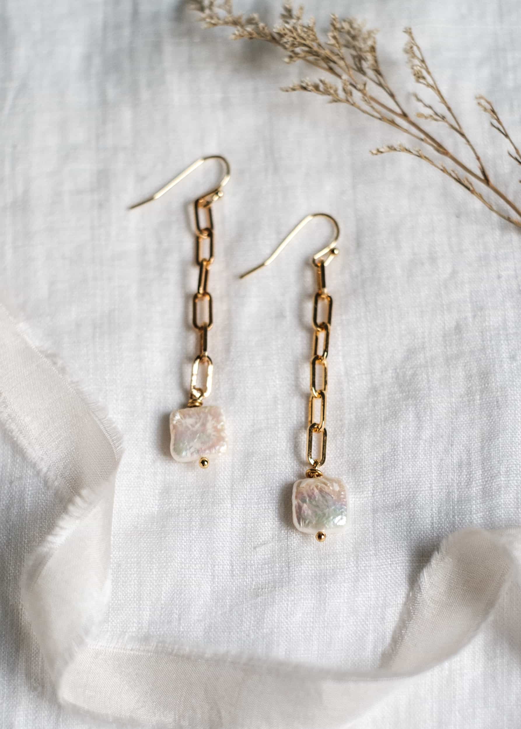 Alice in Wonderland Earrings by Atelier 363, photo g