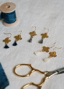 Gold Clover Tassel Earrings by Atelier 363, photo d