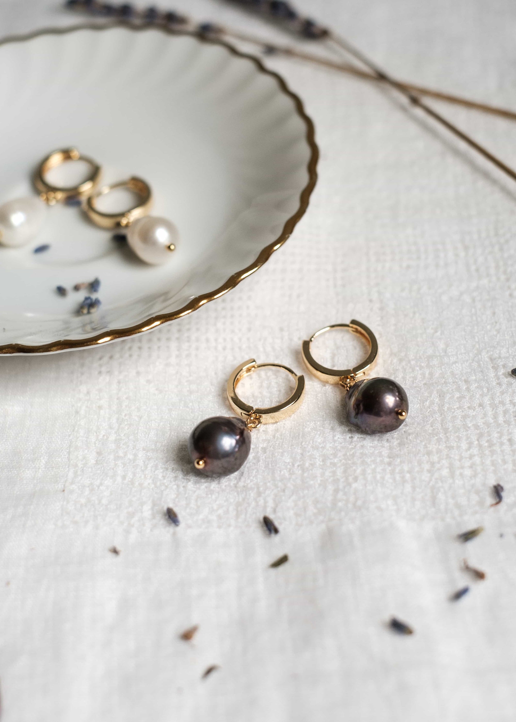 Baroque Pearl Hoop Earrings by Atelier 363, photo d